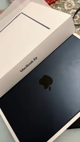 MacBook Air 13,6? com chip M2, 8 GB de memória e SSD de 256 GB, modelo 2022