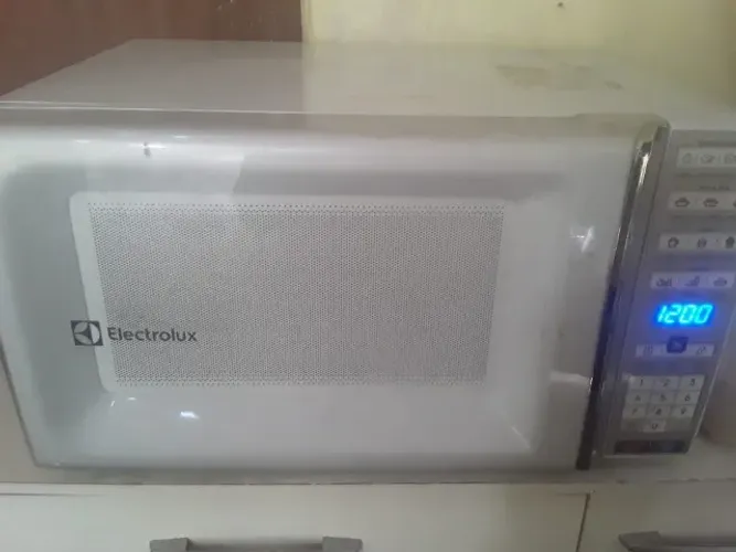 Microondas Electrolux com defeito