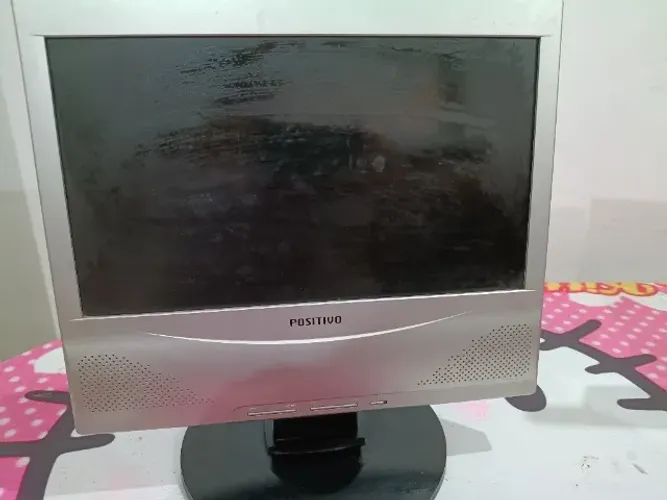 Monitor Positivo 15.6" - Ideal para Trabalho ou CFTV