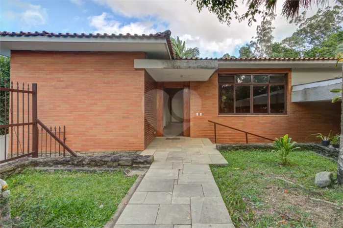 Casa com 4 quartos á venda no Alto da Boa Vista, São Paulo - SP