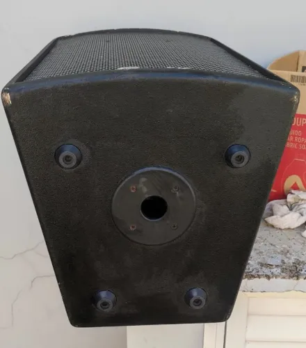 Vende Mesa de som amplificada Novik Original 8 canais , bem pouco usada. 750,00 Vende caix