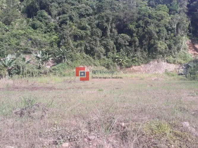 Terrenos na rua principal na cidade de Ascurra