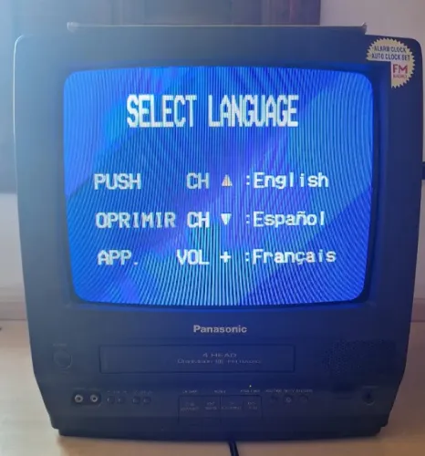 TV com Vídeo Cassete Acoplado