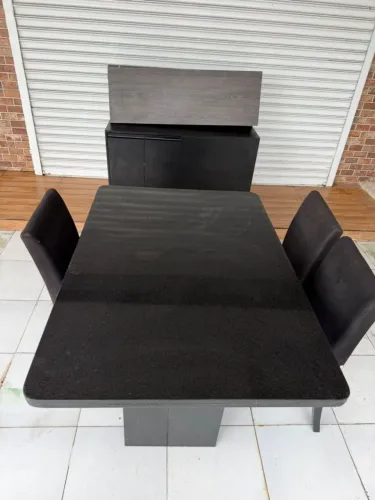 Mesa de Granito São Gabriel com três cadeiras!