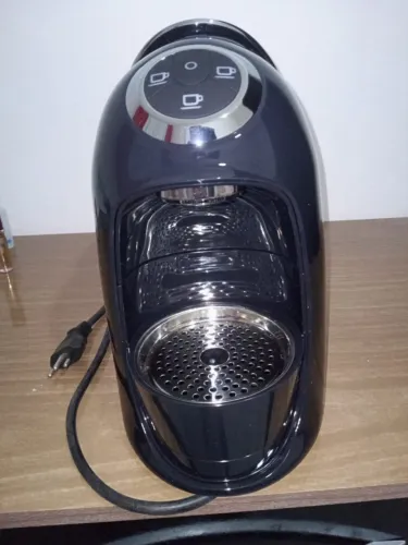 Cafeteira TRES Corações Versa S20