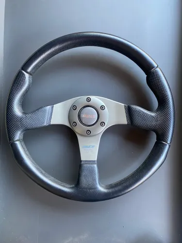 Volante Momo Race com cubo para Civic 1993