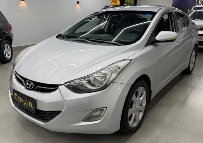 Hyundai Elantra GLS 1.8 16V Aut. 2013