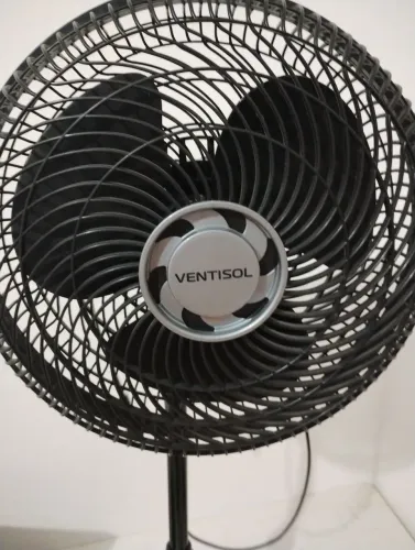  Ventilador Ventisol 30cm com defeito 