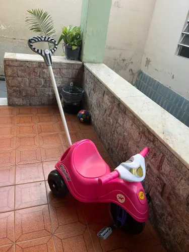 Vendo Triciclo Passeio e Pedal-  SEMI NOVO