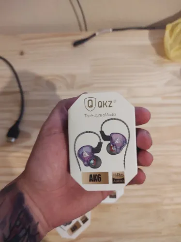 Fone de ouvido QKZ AK6