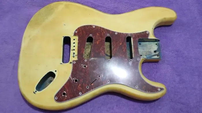 Corpo guitarra Strato vintage relic natural escudo tartaruga