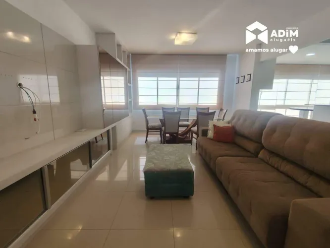 Aluguel anual: Apartamento a 230 metros da praia de 3 quartos no centro de Balneário Cambo