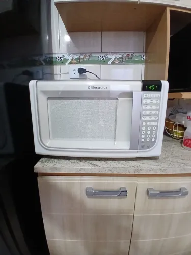 EXCELENTE MICRO-ONDAS ELECTROLUX 32LITROS 127VOLTS