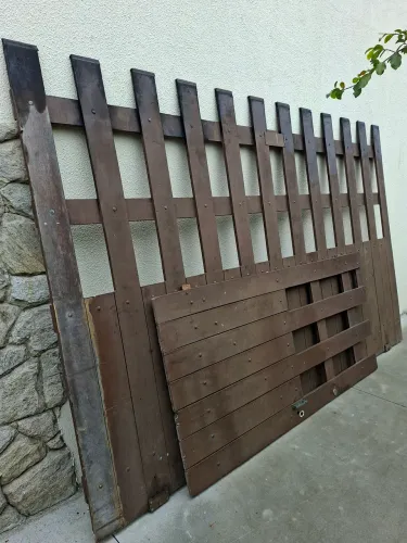 PORTÕES DE MADEIRA MACIÇA
