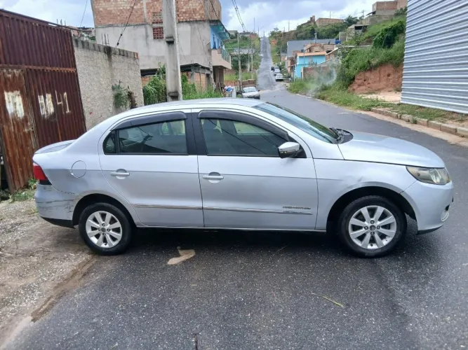 Volkswagen Voyage Comf/highli. 1.6 MI T.flex 8V 4P 2012