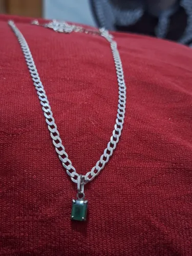Cordão de prata 925 masculino com um pedra de esmeralda natural