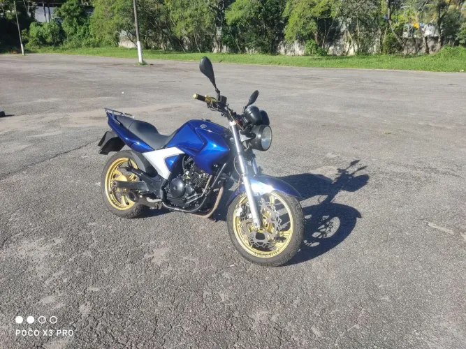 Fazer 250