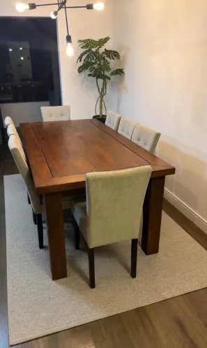 Mesa de Jantar com oito cadeiras!