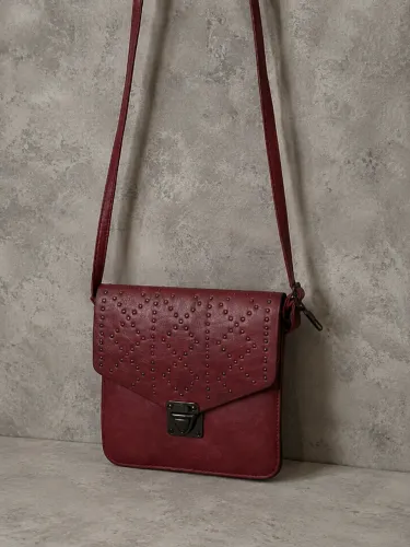 Bolsa Transversal Bordô com Tachas | Estilo Boho Vintage