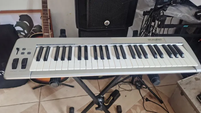 Teclado controlador m-audio 49 teclas