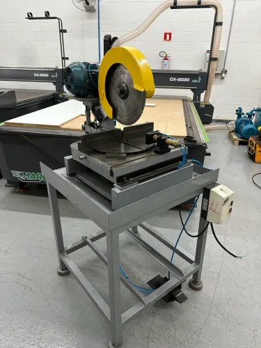 Serra meia esquadria para alumínio 350 mm pneumática usada - revisada