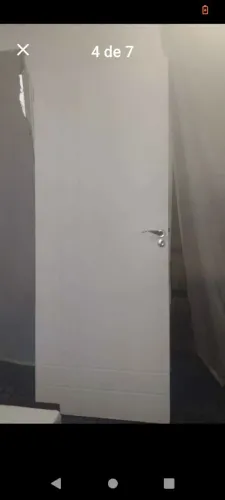 Vendo uma porta branca com detalhes para quarto ou sala em ótimo estado