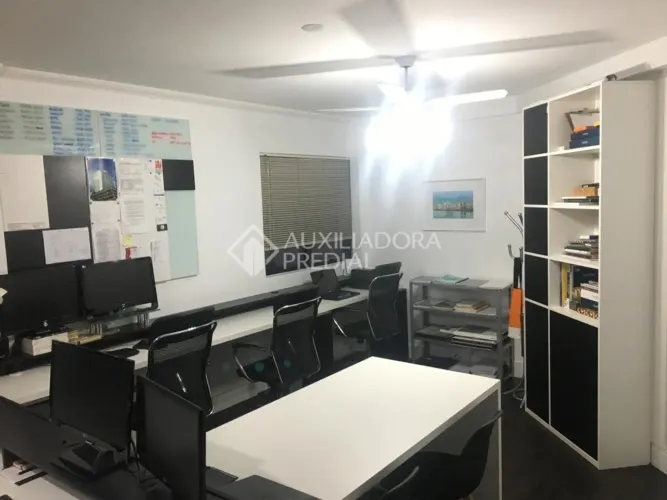 Escritório Mobiliado no Petrópolis