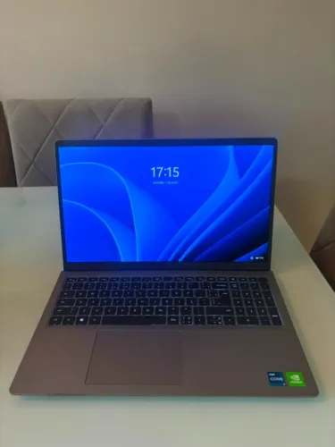 Notebook Dell Vostro 3520 i7 16GB RAM SSD 256GB NVIDIA GTX MX500