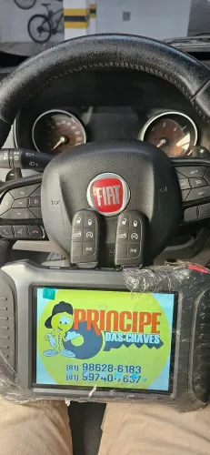 Chaves de presença Fiat Toro Argo canivete. Fazemos consertos também.