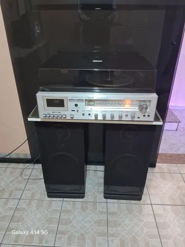 Toca discos Sharp