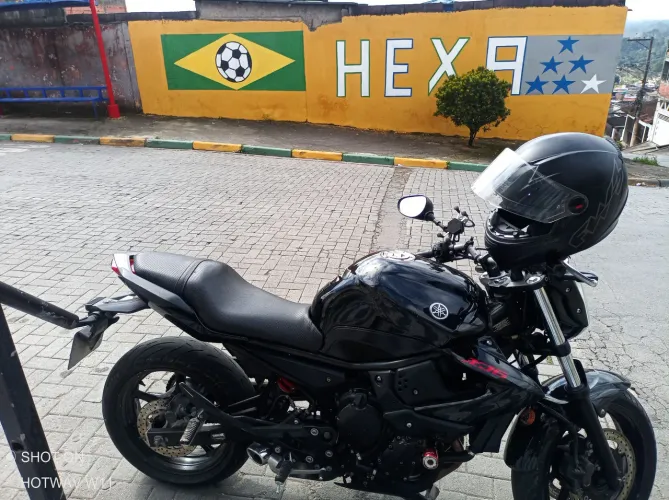 Moto muito boa, bem conservada!