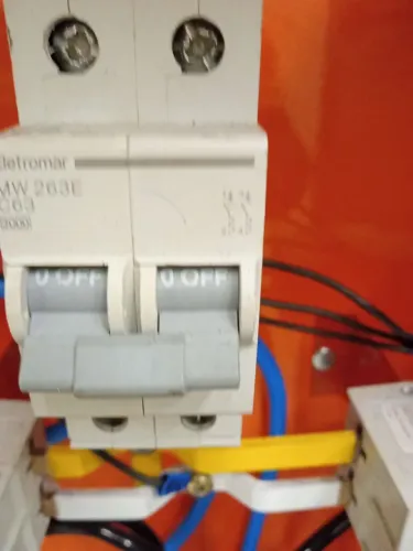 Quadro de Energia completo com barramento e disjuntores