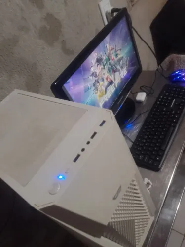 Pc semi Gamer completo ?