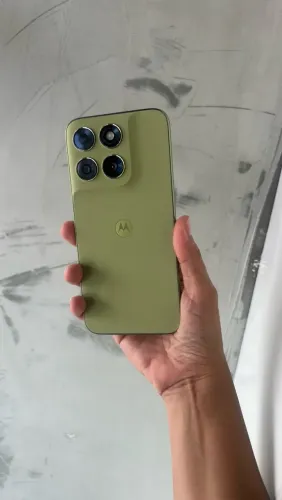 - Lacrado G67 - 256 Gigas - 5 G - acompanha capinha e pelicula