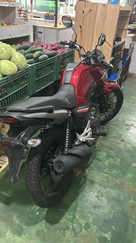 Moto muito nova ainda na garantia Honda