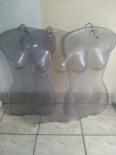 3 cabides silhuetas