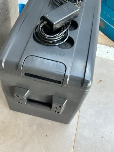 Geladeira Resfriar 31L quadrivolt 