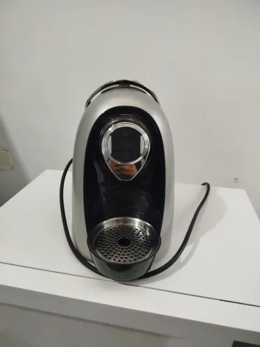 Vendo cafeteira expresso três corações em ótimo estado