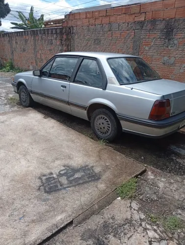 Chevrolet Monza Classic SE 2.0 /mpfi E EFI 2P E 4P 1992