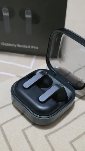 Galaxy buds 4 pro