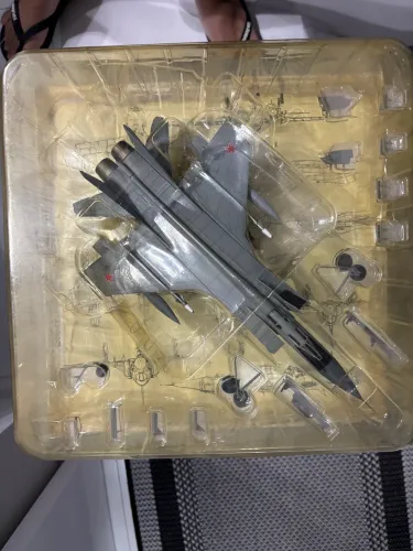 Aviões de combate MIG-31 ?Foxhound? Altaya 1/72