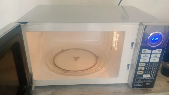 Microondas Philco 21L<br>21 litros <br>127 volta<br><br>Valor <br><br>350