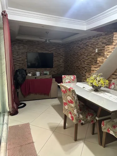 OPORTUNIDADE! CASA DUPLEX INDEPENDENTE EM SÃO JOÃO DE MERITI