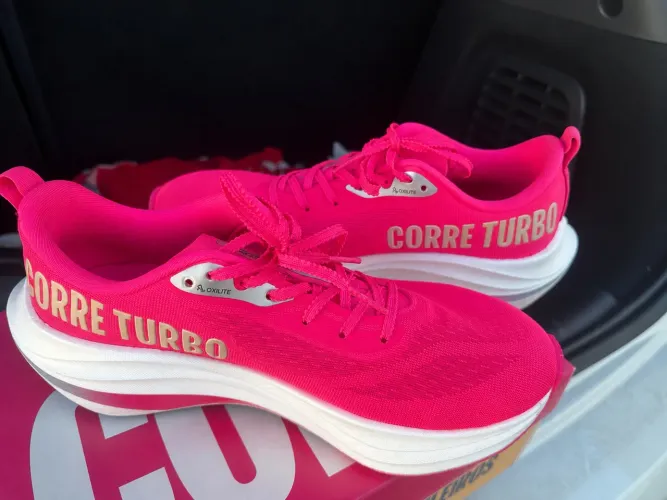 Tênis corre turbo