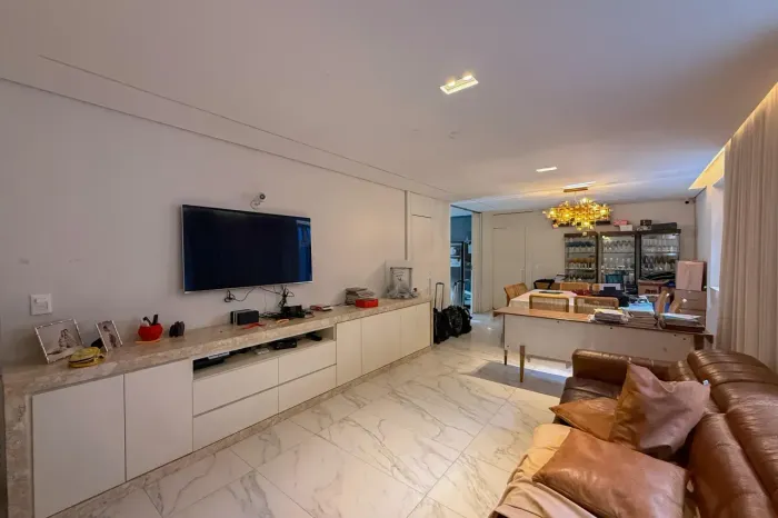 APARTAMENTO A VENDA, 04 QUARTOS, 02 VAGAS