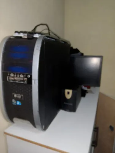 COMPUTADOR DESKTOP PROC i7 12GB RAM SSD 256GB + MONITOR 24" + ESTABILIZADOR