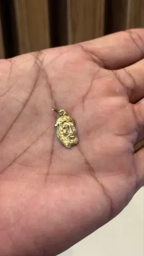 Pingente de ouro 18k face de Cristo