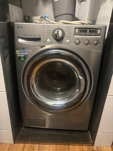 Máquina de lavar LG 12 kg