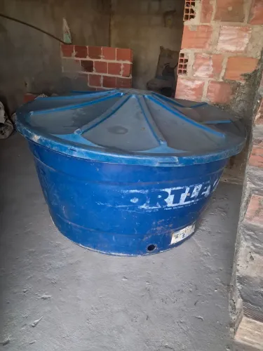 Caixa de água 1000 litros usados
