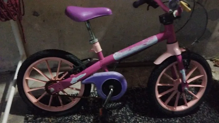 Vende se bicicleta infantil feminina 